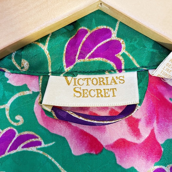 Vintage Victorias Secret robe - Picture 10 of 10
